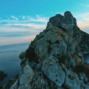 Federico Costantini Instagram - SAVE ME is OUT NOW 🌊
@sirupmusic 
@kontorrecords 
@pinkstarrec