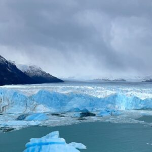 Federico Olivera Instagram - Texturas

@hieloyaventura 
@hotelkostenaike 
@elcalafatetierradeglaciares 

#patagoniargentina