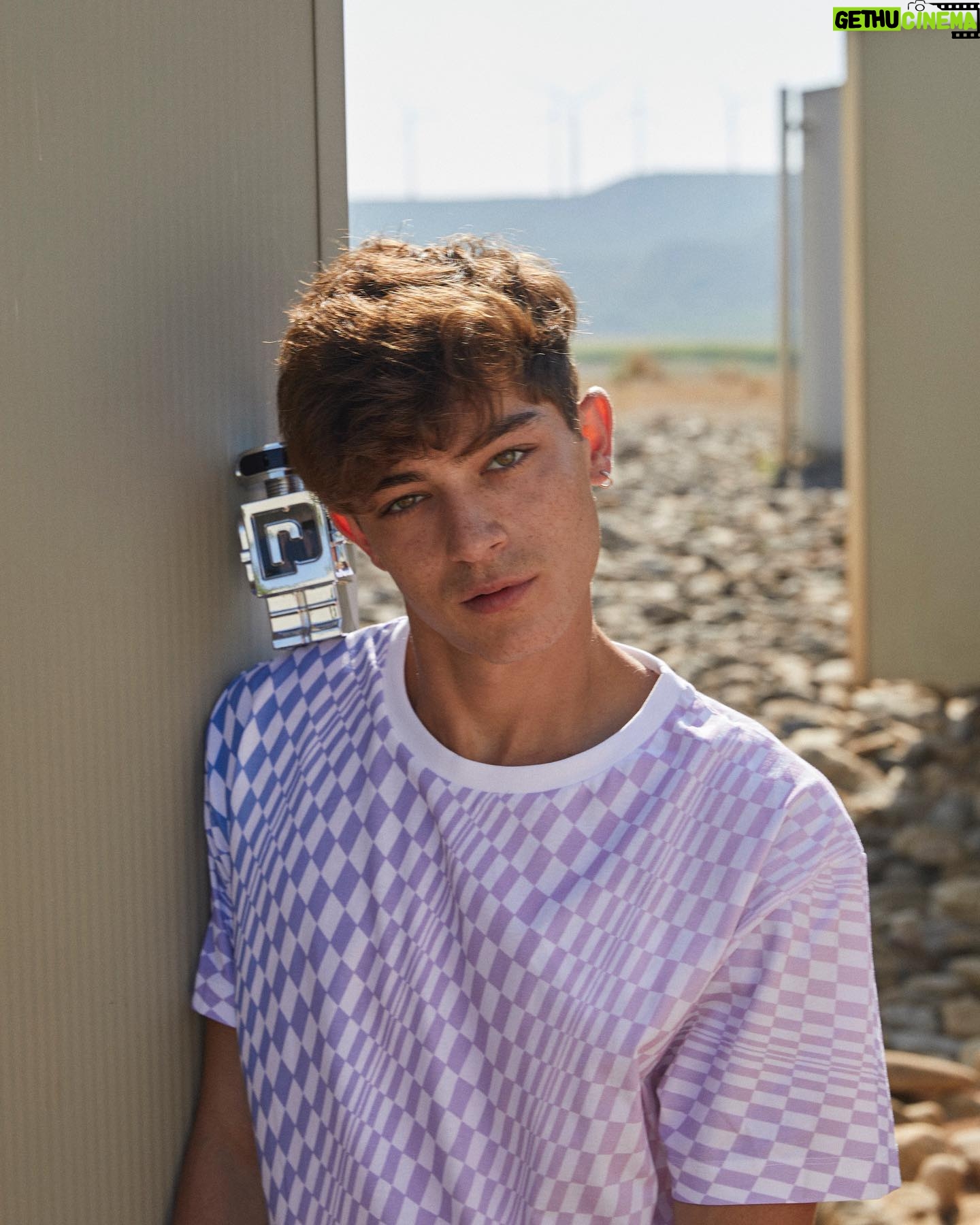 Federico Russo - 28.7K Likes - Il profumo del deserto accompagnato dalla nuova fragranza di @pacorabanne Phantom. Il risveglio dei sensi.
#phantompacorabanne
#pacorabanneparfums
#adv