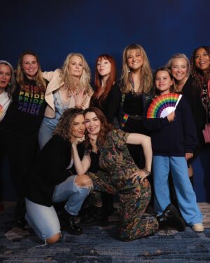 Felicia Day Instagram - Crazy fun weekend at #spncon Seattle! Love all these peeps!