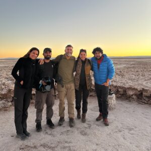Felipe Braun Instagram - Hace algunos días estuvimos junto a @caroescobartv y Pablo Zamora en la Laguna Chaxa, en el Salar de Atacama, a unos 60 km de San Pedro. 

Quedé impresionado con este lugar que es ideal para observar flamencos, ya que debido a su poca profundidad, les permite alimentarse y disfrutar de la laguna.

¿Conocen la Laguna Chaxa? Dentro de poco se los vamos a presentar en #SobrelaTierra por @canal_13c 
¡No se lo pierdan!
.
.
.
#sobrelatierra13c #naturephotography #flamencos #lagunachaxa #sanpedrodeatacama #atacama