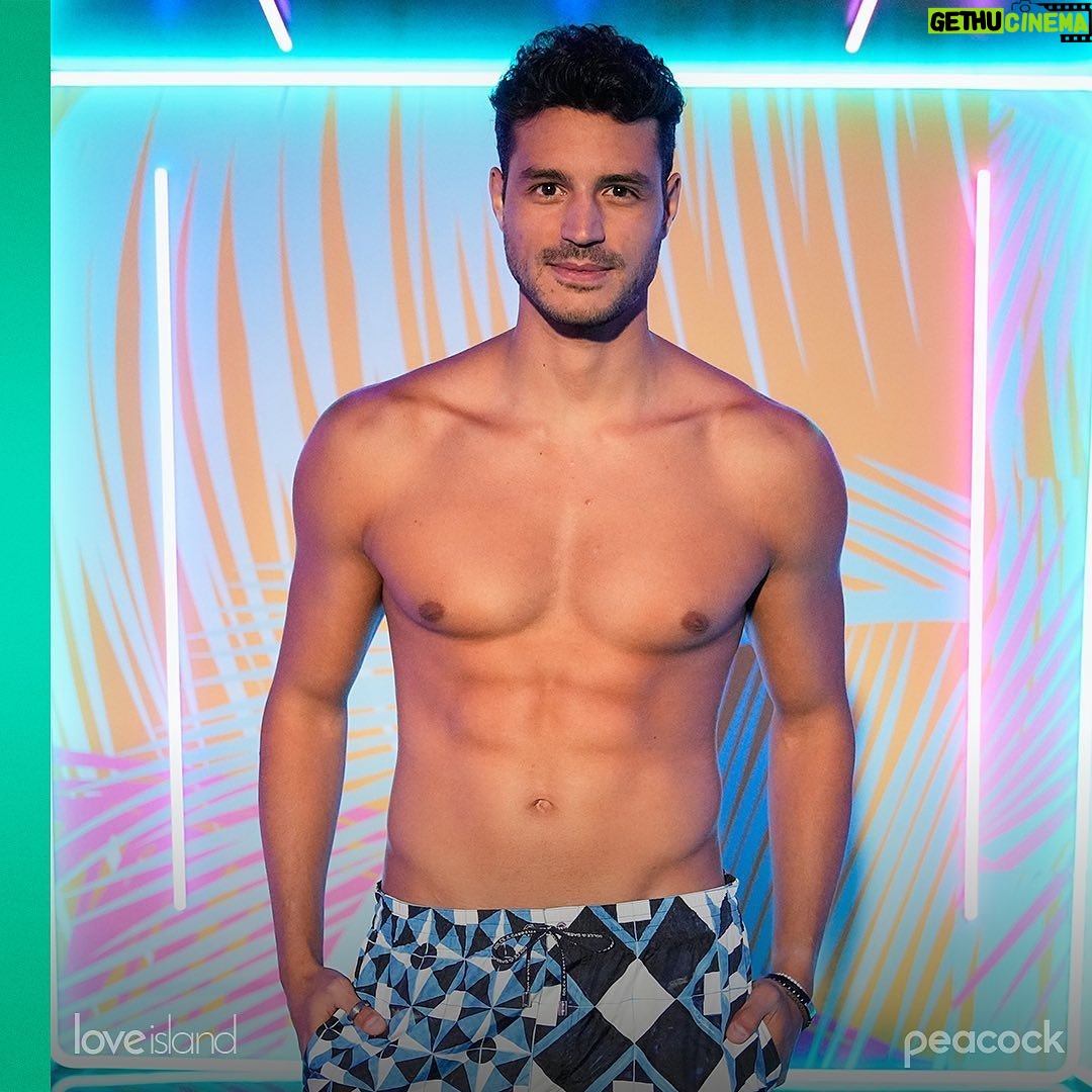 Felipe Gomes - 1.1K Likes - 🏝🇧🇷🇺🇸
.
.
.
.
#loveislandusa #boyfrombrazil #igotatext #peacock #felipegomes