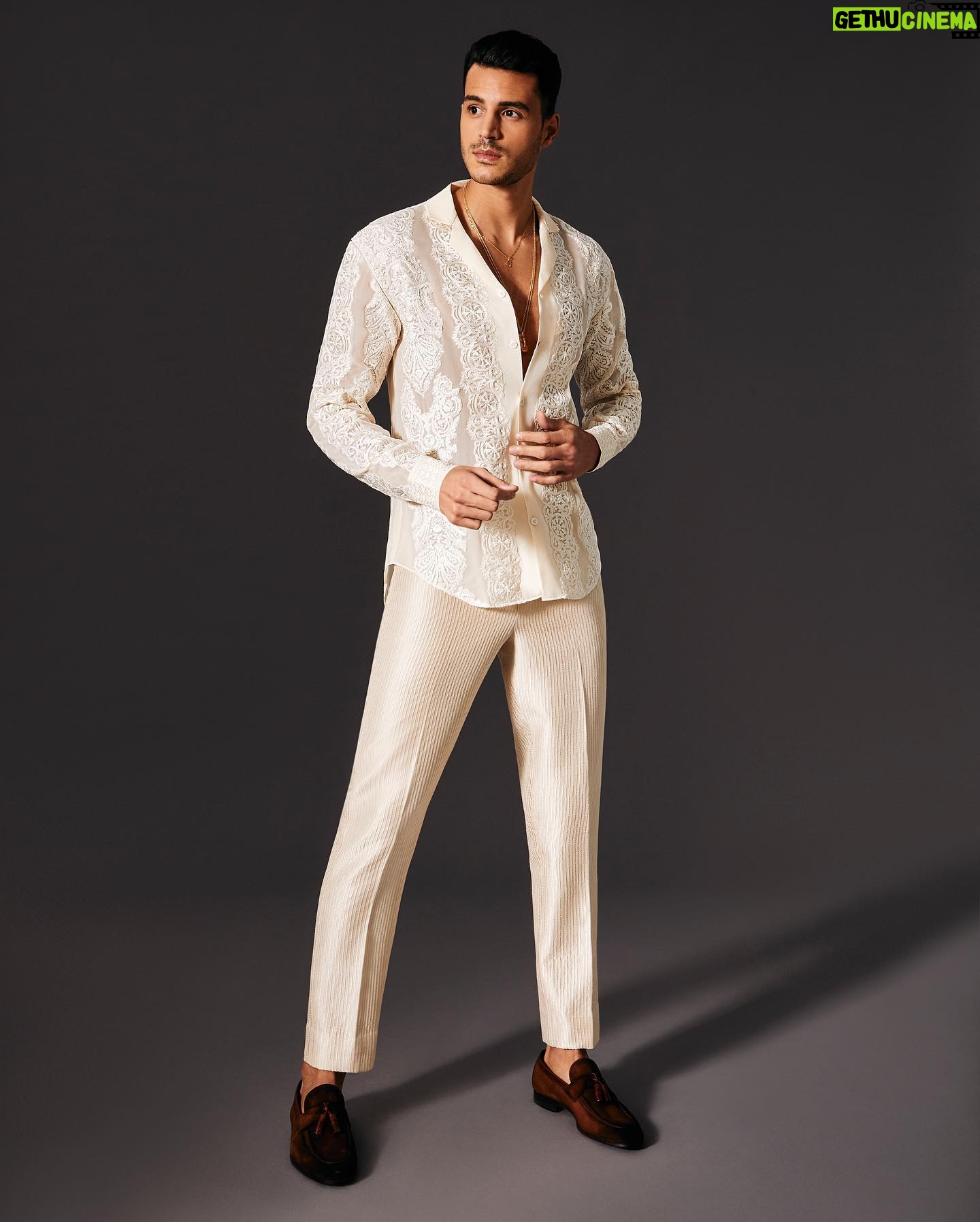 Felipe Gomes - 6.8K Likes - Shorting for @farazmanan
.
.
.
.
#model #campaing #malemodel #summer #style