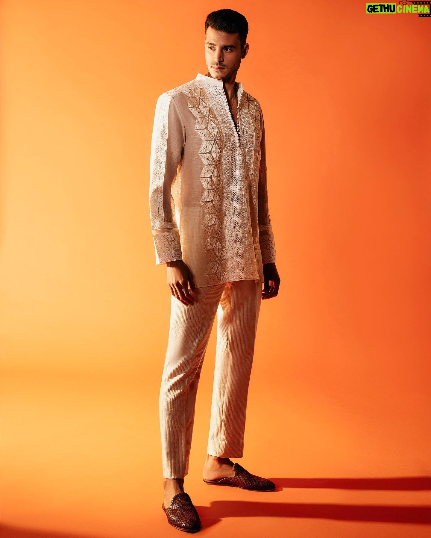 Felipe Gomes - 6.8K Likes - Shorting for @farazmanan
.
.
.
.
#model #campaing #malemodel #summer #style
