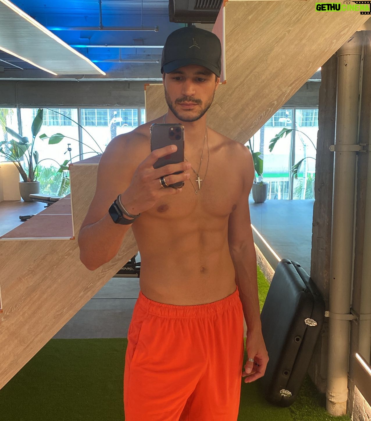 Felipe Gomes - 0.9K Likes - @gymage_miami 💪 ✅
.
.
.
.
#miami #gym #abs #workout #male