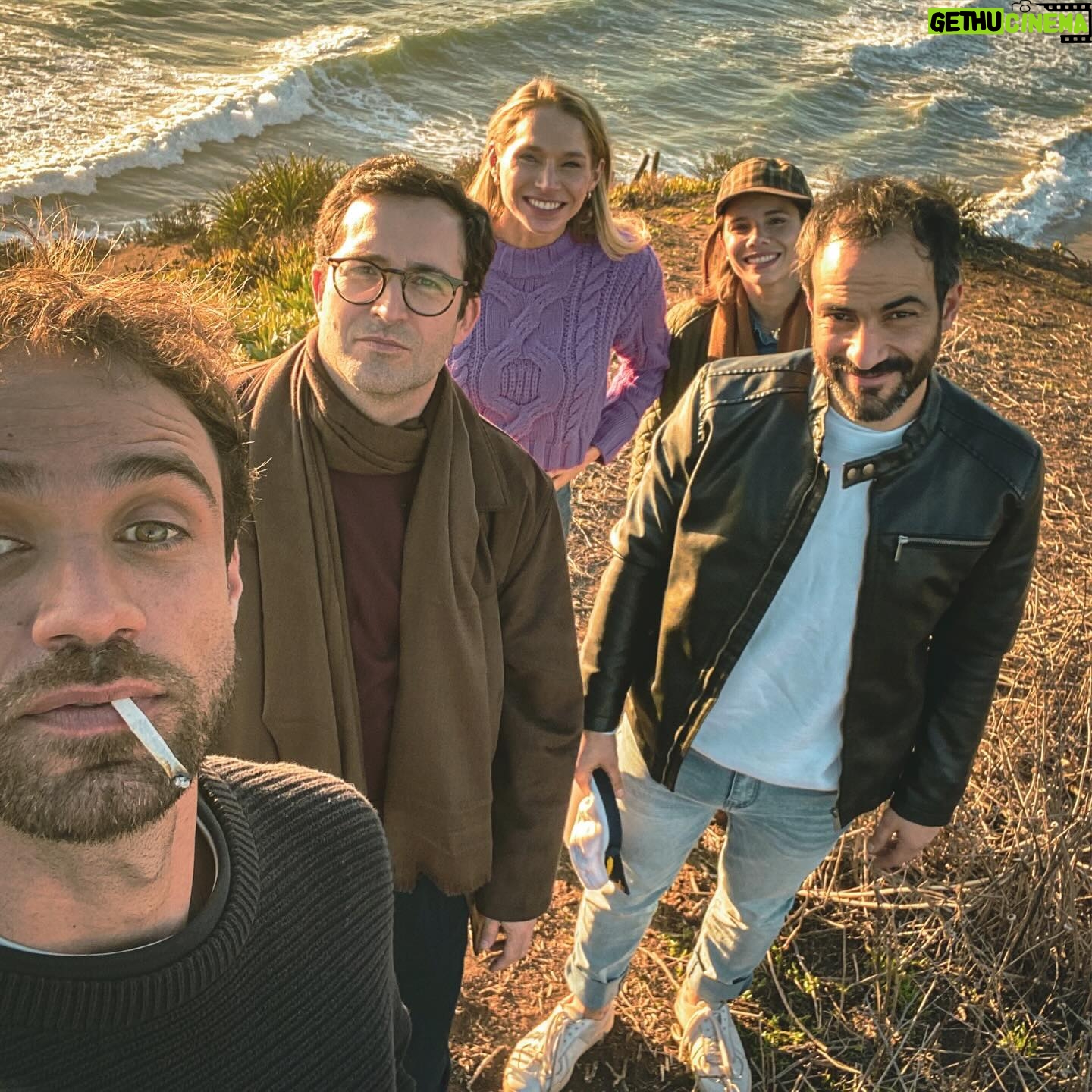 Felipe Rojas - 17.9K Likes - Buen viaje Tomás Moco. Gracias a ustedes por tanto desde sus casas y en la calle.🖤
Gracias equipo, gracias compañeros.🎥🙌
