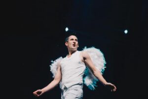 Felipe Rojas Instagram - La obra, los compañeros, el público. ♥️
Muchas gracias a todos los que han ido estas primeras funciones en Viña y Concepción. 
Mañana nos vamos a Talca. Ya estaremos en más ciudades y también en Santiago. Nos vemos! ✊🏽
📸 @piagarridovaillant