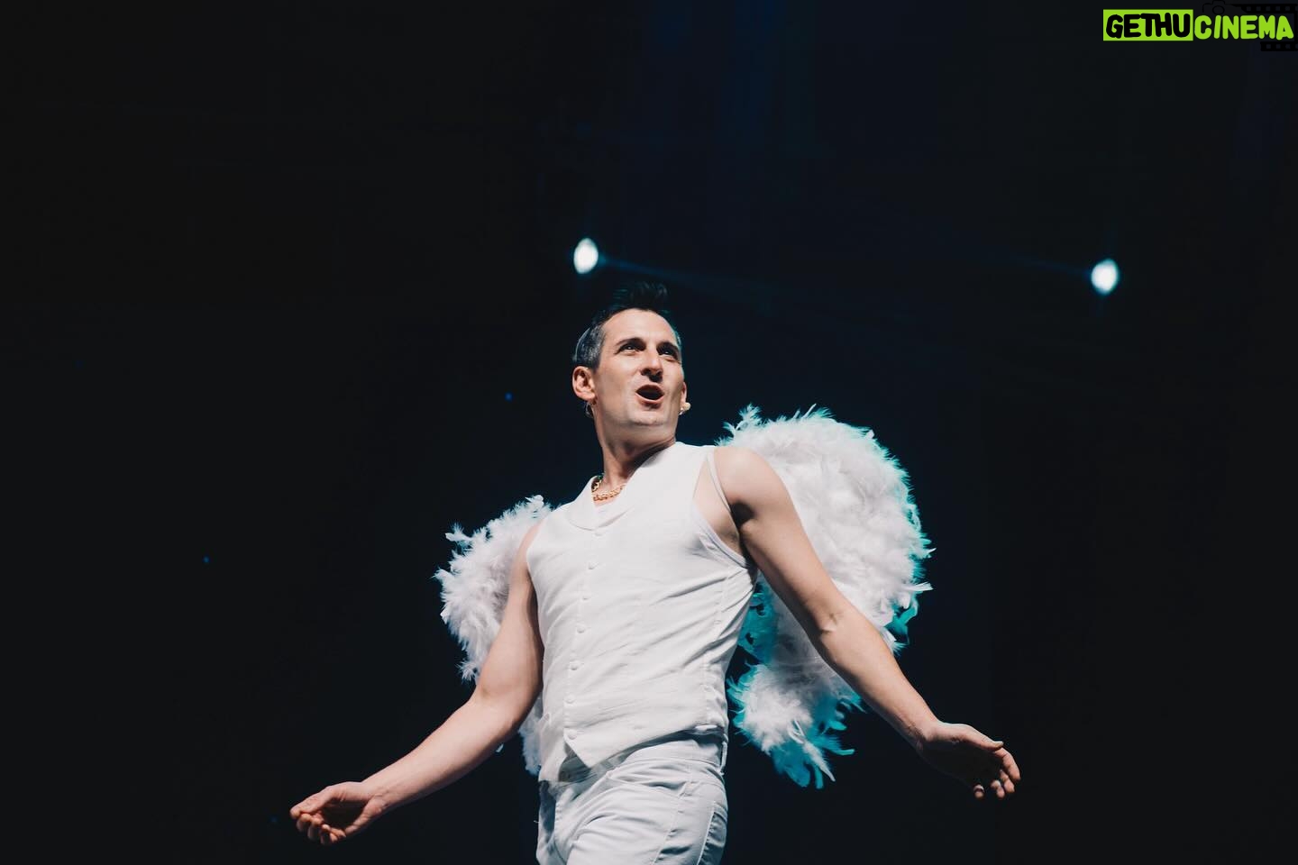 Felipe Rojas - 3K Likes - La obra, los compañeros, el público. ♥️
Muchas gracias a todos los que han ido estas primeras funciones en Viña y Concepción.
Mañana nos vamos a Talca. Ya estaremos en más ciudades y también en Santiago. Nos vemos! ✊🏽
📸 @piagarridovaillant