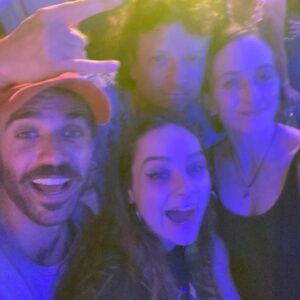 Felipe Rojas Instagram - Gracias a toda la gente que nos acompañó desde sus casas o trabajos. Me llevo tatuada en el alma a cada una de estas personas hermosas y profesionales que me enseñaron tanto. Gracias equipo. Les amo 🖤🎥