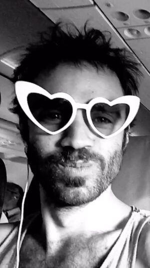 Felipe Rojas Instagram - Y me vine a Paris. Un viaje único y con los mejores precios.🚀
.
@parisbeauty_cl 
#Publicidad