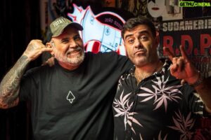 Felipe Torres Instagram - O primeiro episódio do SUPERPLÁ ta saindo do forno! 🔥

Nessa quinta-feira, 04/04, você poderá conferir essa estreia em grande estilo com nosso querido amigo Felipe Torres (Hermes e Renato)

Mas pra dar um gostinho do que está por vir, o primeiro corte ja está disponível no YouTube. 🤘🏼

🔗 Link na bio!