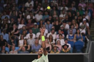 Félix Auger Aliassime Instagram - Wish I had more to bring to the table in yesterday’s match but the only thing to do now is refocus on improving for the year that lies ahead 🎾🇦🇺💪🏽 Thank you for all the love this week Melbourne ❤️🙏🏽 Until next time…

📸: #1 Daniel Pockett | #2 William West | #4 @australianopen | #5 Julian Finney