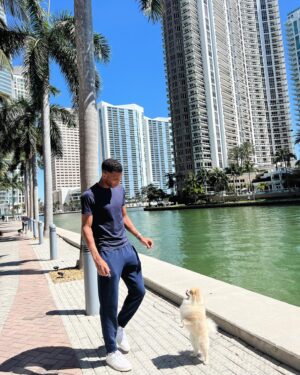 Félix Auger Aliassime Instagram - See you next time Miami 👋🏽🌆🏖

Special thank you to @eastmia for the most comfortable stay that I look forward to coming back to every year 🙌🏽😌🙏🏽

📸: #10 @atptour