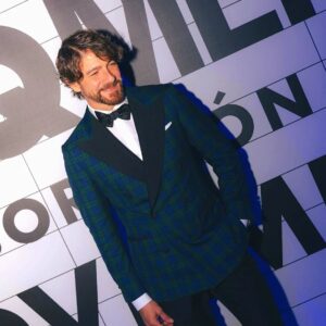 Félix Gómez Instagram - #GQMOTY2023 ... @gqspain la ha vuelto a liar. Anoche entregó sus premios #HombresDelAño y nos juntó a un grupo, que ya es familia,  para celebrar la #UltraBelleza . Noche divertida llena de disfrute y alegría.

Y claro para una ocasión así, solo podía confiar el look a @landerurquijo . Es increíble cómo me tienes fichado, tu esmoquin fué un éxito!!

📸 de  @adriosphoto  y  @dorian.ph