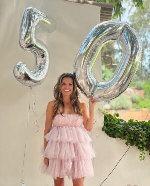 Felix Herngren Instagram - Min coola, stekheta, svinroliga, kloka, barnsliga och underbara @claraherngren fyller år idag! 🎂❤️🥂❤️🎂🥂❤️