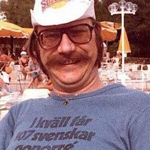 Felix Herngren Instagram - Fina Sven ❤️tack för alla gapskratt. Du var oemotståndlig. R i P.