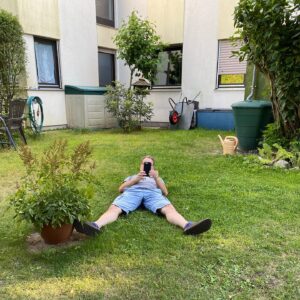 Felix Lobrecht Instagram - Foto aus besseren Zeiten plus Foto von Fränki beim Foto machen.
