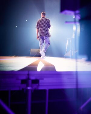 Felix Lobrecht Instagram - ALL YOU CAN FOTO. 
Im Juni neue Tix. 
📸 by: @hallomarvin