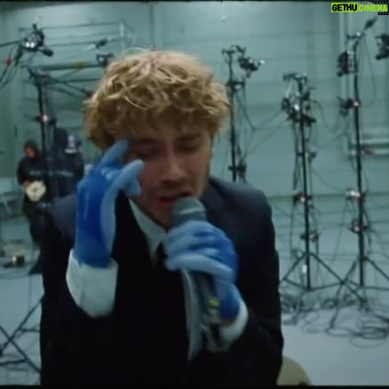 Felix Sandman - 3 Likes - 2. Terminal (Feat. @hlybridge) video and song out now everywhere - HALEY & SANDY KARLO WITH THE @kloversound AND @davidhusberg.mp3 STIR!!!!!
IVE BEEN FEELING LIKE SHIT BUT RIGHT NOW IM ELATED
@noahfound
@_jhonallan_
@malcolmtorsson
@truffleboii
Produced by Milkshake, SANDY KARLO
Directed by Felix Sandman
Concept Idea: Noah Thompson, Paul Shutrick, Felix Sandman
DoP: Joel Hördegård
Producer: Alice Rydé
FAD: Linn Wexell
Gaffer: Peter Övgård
Gaffer Ass: Tim Ljungstedt
B-Photo: Rasmus Frostell
Grip: Andreas Dely
Grip Ass: Patrik Leidstedt
Camera 2 (DW): Noah Thompson
Camera 3 (DW): Malcolm Torsson
Set Designer: Alice Hägglund (Butch Femme)
Sound Engineer: David Husberg
Sound Designer: David Husberg
Stylists: Noah Thompson, Paul Shutrick
Editors: Joel Hördegård, Felix Sandman
Colorist: Miles Lembke
Stills Photographer: Felix Swensson
Stills Art Director: Viktor H
Drums: Pontus Gillgren
Bass: Jessica Tjörnmark
Keys: Victor Garcia (Jhon Allan)
Guitar: Andreas Brännstam
Silversmith: Douglas Tillberg
Label: Milkshake
Project Manager: Alice Rydé
Creative Director: Linn Wexell
A&R: Petter Eriksson
Management: TEN
Manager: Olivia Hessel
Special thanks to Jocki Lövmark, Electrosound, Ljud & Bildmedia
Extra special thanks to Hanna and Andrea!