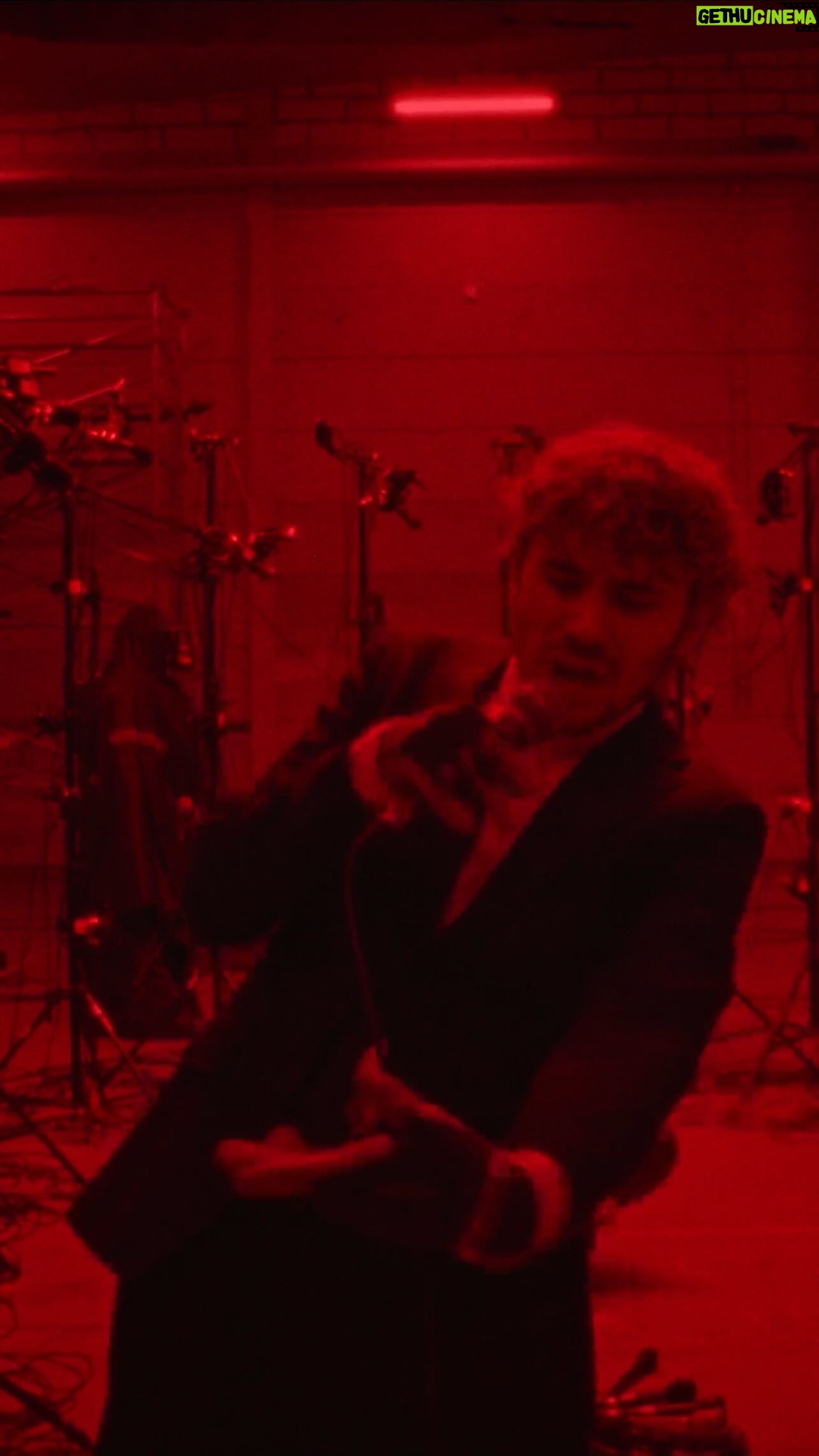 Felix Sandman - 3 Likes - 3. Babymoma (out now everywhere) 🈷️
All the parts together as a whole, as we made it, is out on YouTube. Died/Born 2024, thank you for listening and watching 💘
Produced by Milkshake, SANDY KARLO
Directed by Felix Sandman
Concept Idea: Noah Thompson, Paul Shutrick, Felix Sandman
DoP: Joel Hördegård
Producer: Alice Rydé
FAD: Linn Wexell
Gaffer: Peter Övgård
Gaffer Ass: Tim Ljungstedt
B-Photo: Rasmus Frostell
Grip: Andreas Dely
Grip Ass: Patrik Leidstedt
Camera 2 (DW): Noah Thompson
Camera 3 (DW): Malcolm Torsson
Set Designer: Alice Hägglund (Butch Femme)
Sound Engineer: David Husberg
Sound Designer: David Husberg
Stylists: Noah Thompson, Paul Shutrick
Editors: Joel Hördegård, Felix Sandman
Colorist: Miles Lembke
Stills Photographer: Felix Swensson
Stills Art Director: Viktor H
Drums: Pontus Gillgren
Bass: Jessica Tjörnmark
Keys: Victor Garcia (Jhon Allan)
Guitar: Andreas Brännstam
Silversmith: Douglas Tillberg
Label: Milkshake
Project Manager: Alice Rydé
Creative Director: Linn Wexell
A&R: Petter Eriksson
Management: TEN
Manager: Olivia Hessel
Special thanks to Jocki Lövmark, Electrosound, Ljud & Bildmedia
Extra special thanks to Hanna and Andrea!