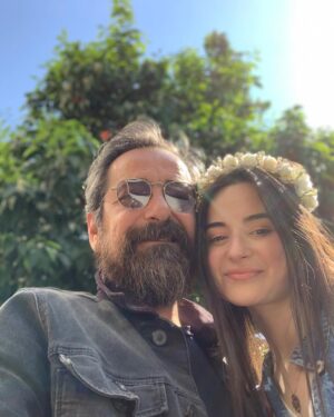 Feridun Düzağaç Instagram - en güzeli evlat, sonra portakal çiçeği kokusu #nisandaadanada