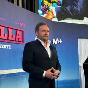 Fernando Cayo Instagram - PREMIERE DE MARBELLA  de Dani de la Torre y Alberto Marini @buendiaestudios @movistarplus con @___hugo_silva @anaisabellesite y un reparto internacional increíble. Estreno 2 de Mayo. @danidelatorrealvaredo @leirayserrano @elviraminguez @khalidelpaisano @craig.stevenson.actor @michaeljohntreanor @ferronidandrea @manuelsoro28 @ignaciomateosvivancos @jorge77cabrera #Marbella #Movistar#fernandocayo