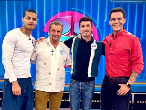 Fernando Cayo Instagram - Divirtiéndonos 💥🎶🎊🎵en @25palabrastv @martahazas @michellec_p @felipelondonoo @galvezchristian @telecincoes #25Palabras #Telecinco #mediasetespaña #juega