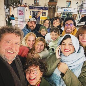 Fernando Cayo Instagram - Este final de año ha sido mágico ✨
un descubrimiento en toda regla personas maravilla@s con las que hemos compartido y me han enseñado mucho GRACIAS a todo este elenco increíble;
unido! trabajador al máximo, 
siempre sonriente… 
y como personas simplemente decirles a todos y cada uno de ellos estén o no en la foto 
QUE ME HAN REINICIADO EL CORAZÓN SIN SABERLO 
GRACIAS🤍GRACIAS🤍GRACIAS 🤍
@fernandocayo1 @martinscarmela @angelarucas @belen_orihuela_ @estefaniarocamoractriz @juliansalgueroactor @parismartinactor @comolaseda @cristina_charro @hernando.nuria @mingoruano.official @arco9 @ra.heredia @cuento.navidad @rambleta @teatroprincipaldezaragoza
