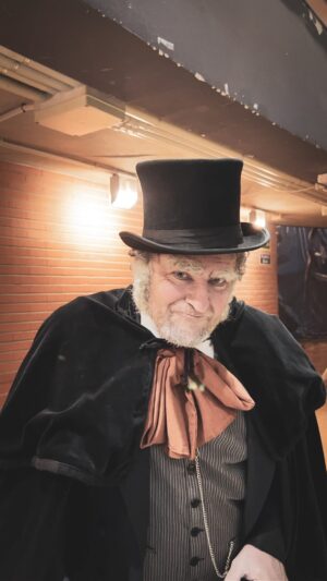 Fernando Cayo Instagram - @fernandocayo1 ha vuelto a Zaragoza por Navidad para meterse de nuevo en la piel del avaro Mr. Scrooge.

Cuento de Navidad
Haya el 7 de enero
@teatroprincipaldezaragoza 

🎟️ teatroprincipalzaragoza.com
——-

Reparto: @belen_orihuela_ @juliansalgueroactor @parismartinactor @estefaniarocamoractriz @arco9 @angelarucas @martinscarmela @ra.heredia @infanticosdelpilar_zgz 
Distribución : @comolaseda 
——-
#teatromusical #teatroprincipal #zaragoza #cuentodenavidad #navidad2023 #eventoszaragoza