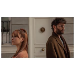 Fernando Guallar Instagram - #ParedConPared el próximo 12 de Abril en @netflixes 

Let’s make some noise @aitanax 💙💥