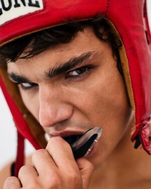 Fernando Lindez Instagram - "Para mí el deporte es un estilo de vida, es mi día a día. Si no lo hago, soy incapaz de estar bien mentalmente". Fernando Lindez (@fernando_lindez) es Joel en 'Élite' y portada de Men's Health España.

@fernando_lindez @elitenetflix @netflixes 

#elite #élite #élite7 #elite7 #eliteserie #elitenetflix #éliteserie #howes_elite #fernandolindez #joelelite #joelomar

Entrevista y dirección: Jordi Martínez (@jordimartinezmh)
Fotografías: Eduardo Miera (@eduardo_miera)
Vídeo: Luis Cárcamo y Antonio Rubio
Estilismo: Beatriz Moreno de la Cova (@bdelacova)
Grooming: Carmen de Juan (Another Artists Agency) para Chanel (@carmendejuan)
Asistentes de fotografía: Luis Spinola y Germán Arbos
Asistente de estilismo: Diego Serna (@diegosernah)
Producción: Marta Sánchez
Dirección digital: Iván Iglesias (@bayovan)