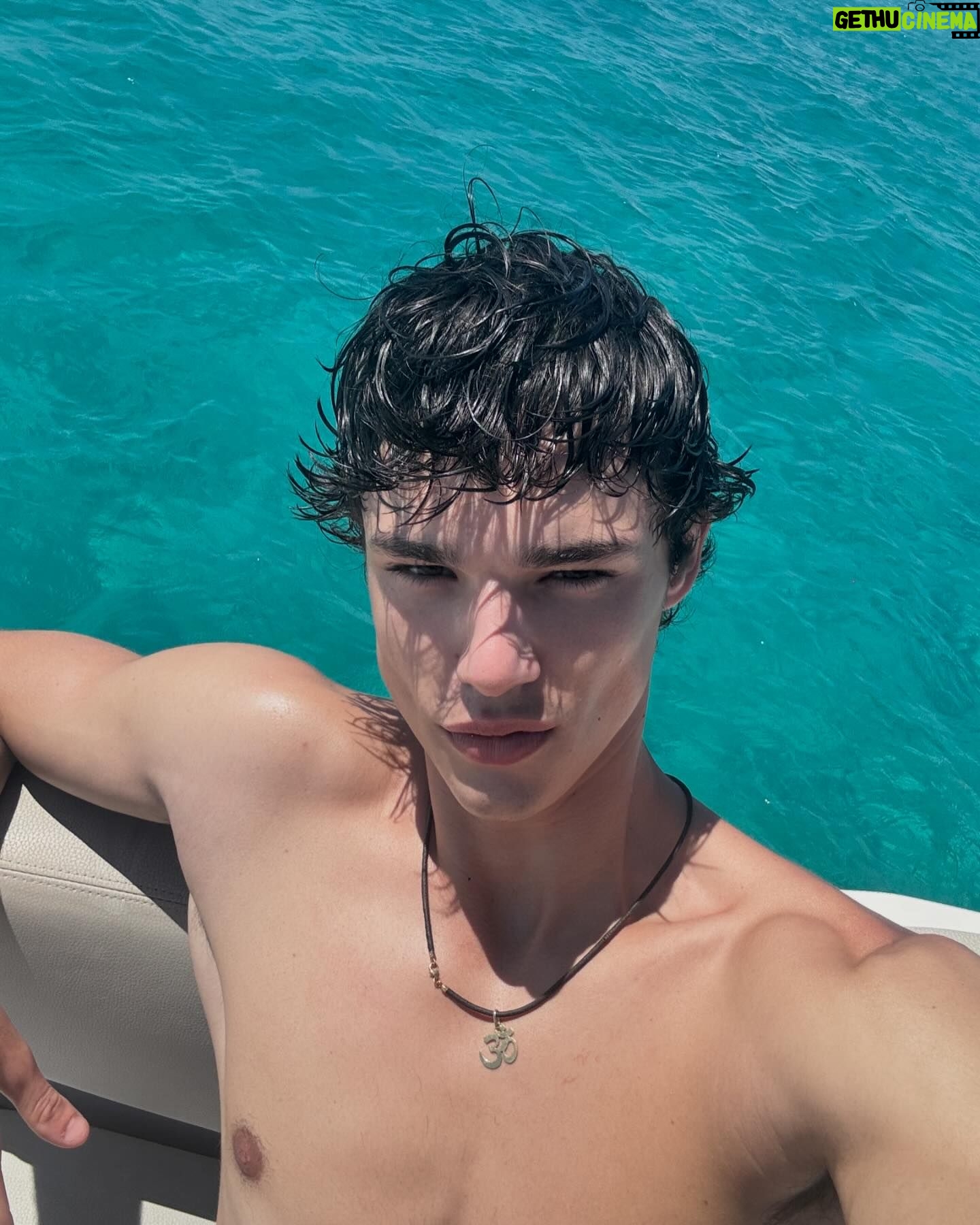 Fernando Lindez - 78.2K Likes -