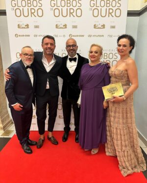 Fernando Rocha Instagram - Ontem levei a minha mãe e a minha irmã pela primeira vez aos @globosdeouro 
Fiquei tão feliz. Hoje acordei e já se tinham ido embora, mas a minha mãe deixou-me uma mensagem à moda antiga. (Última foto).