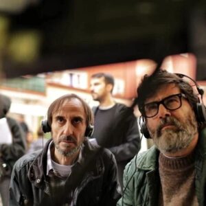 Fernando Soto Instagram - Está profesión a veces te hace regalos y uno ha sido rodar el corto "fairgame" un corto de los hermanos trueba (si hay más hermanos trueba en el mundo). @juantru y @caque7 son unos tíos que hacen muy bien su trabajo y además tienen gran sentido del humor así que eso solo ha podido generar un buen rollo de ambiente de trabajo. Un equipo de lujo y @lashermanisimas_productions produciendo (que me iría a vivir a su nave ya). Juan, Aquel pimpollo que salió del @estudio_juan_codina hoy nos junta a Codina y a mí en una historia y eso pues nos llena de orgullo, nos demuestra que este oficio para algo sirve. Y encima reúnen a un reparto de lujo #vickypeña @dianalazaroact @cesar._mateo @janaperezofficial @itselenasanz 
Que más se puede pedir...#cortometraje #rodajes #cine #santander #actor @naratalent