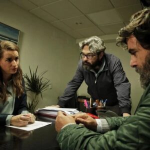 Fernando Soto Instagram - Está profesión a veces te hace regalos y uno ha sido rodar el corto "fairgame" un corto de los hermanos trueba (si hay más hermanos trueba en el mundo). @juantru y @caque7 son unos tíos que hacen muy bien su trabajo y además tienen gran sentido del humor así que eso solo ha podido generar un buen rollo de ambiente de trabajo. Un equipo de lujo y @lashermanisimas_productions produciendo (que me iría a vivir a su nave ya). Juan, Aquel pimpollo que salió del @estudio_juan_codina hoy nos junta a Codina y a mí en una historia y eso pues nos llena de orgullo, nos demuestra que este oficio para algo sirve. Y encima reúnen a un reparto de lujo #vickypeña @dianalazaroact @cesar._mateo @janaperezofficial @itselenasanz 
Que más se puede pedir...#cortometraje #rodajes #cine #santander #actor @naratalent