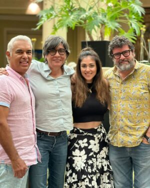Fernando Soto Instagram - ...que más se puede pedir que estar rodeado de personas maravillosas y que además sean tus representantes en España y en México... gracias @elvirasanchezgallo y @alepalomera1 por cuidarme y hacer crecer nuestro trabajo...proyecto hermoso que se viene. Placer conocerte @juliocesarpalomera ...y encima salimos guapos en la foto 
#ficcion #rodajes #seriestv