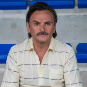 Fernando Tejero Instagram - MANUEL ,MI PERSONAJE EN “LOS FARAD”
YA TENÉIS LA SERIE COMPLETA EN @amazonprime 
Con un reparto cojonudo y capitaneada por el genio @marianobarrosocine
