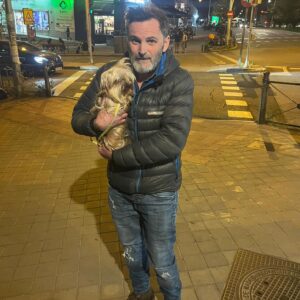 Fernando Tejero Instagram - Esta preciosa se llama “Cata “ y es un nuevo miembro de mi familia,tiene ocho años y no ha tenido muy buena vida.
Yo voy a intentar que el resto de su vida sea feliz muy feliz
Amor no le va a faltar 
Bienvenida a tu nueva casa y familia
❤️❤️❤️🐶🐶🐕❤️❤️❤️❤️❤️