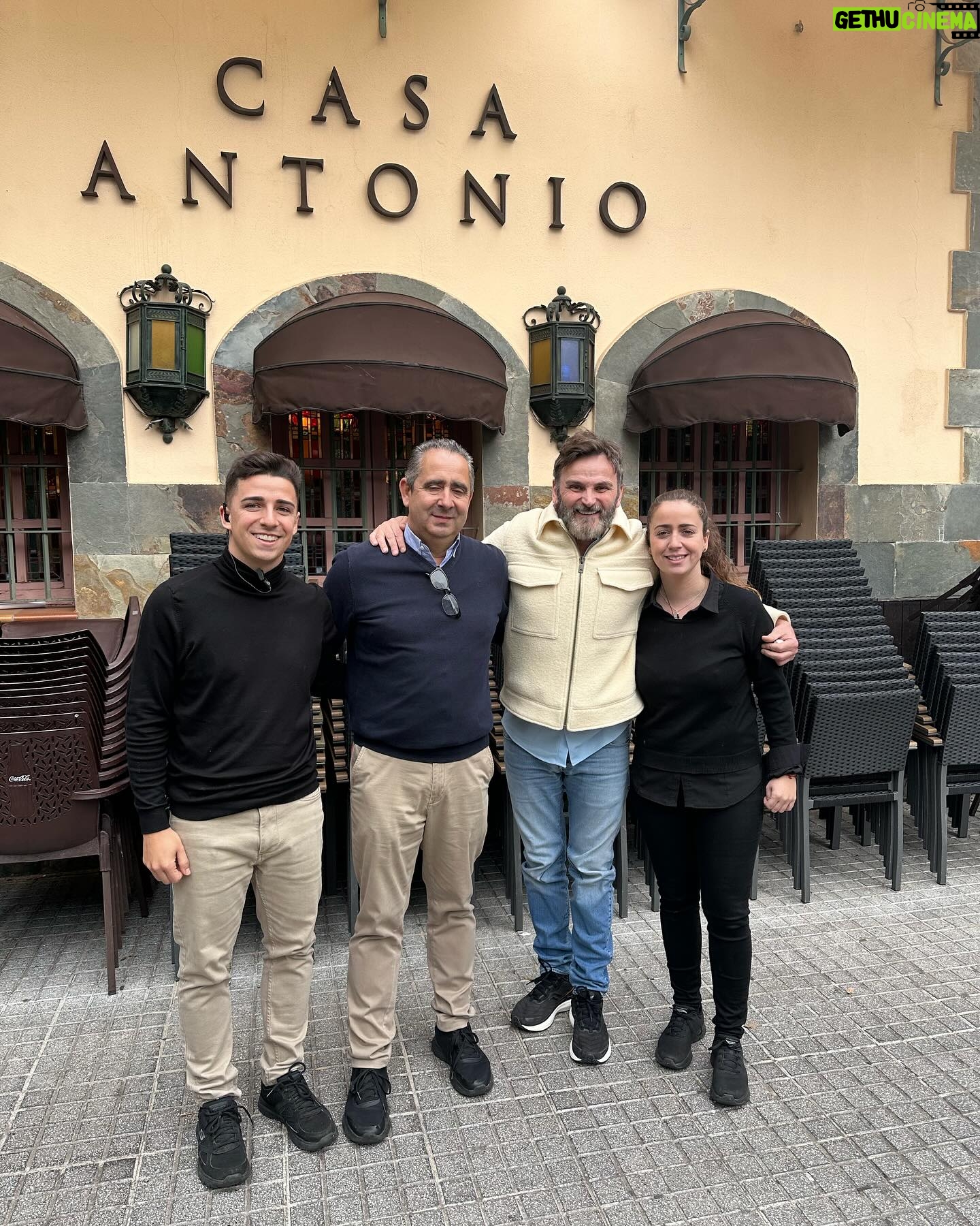 Fernando Tejero - 6.1K Likes - Venir a Córdoba,mi tierra y no pasar por @restaurantecasaantonio es un pecado
No solo por cómo se come (que es un manjar)también por cómo son esta familia ,bonitos es poco🙌🏻❤️🙌🏻🙌🏻