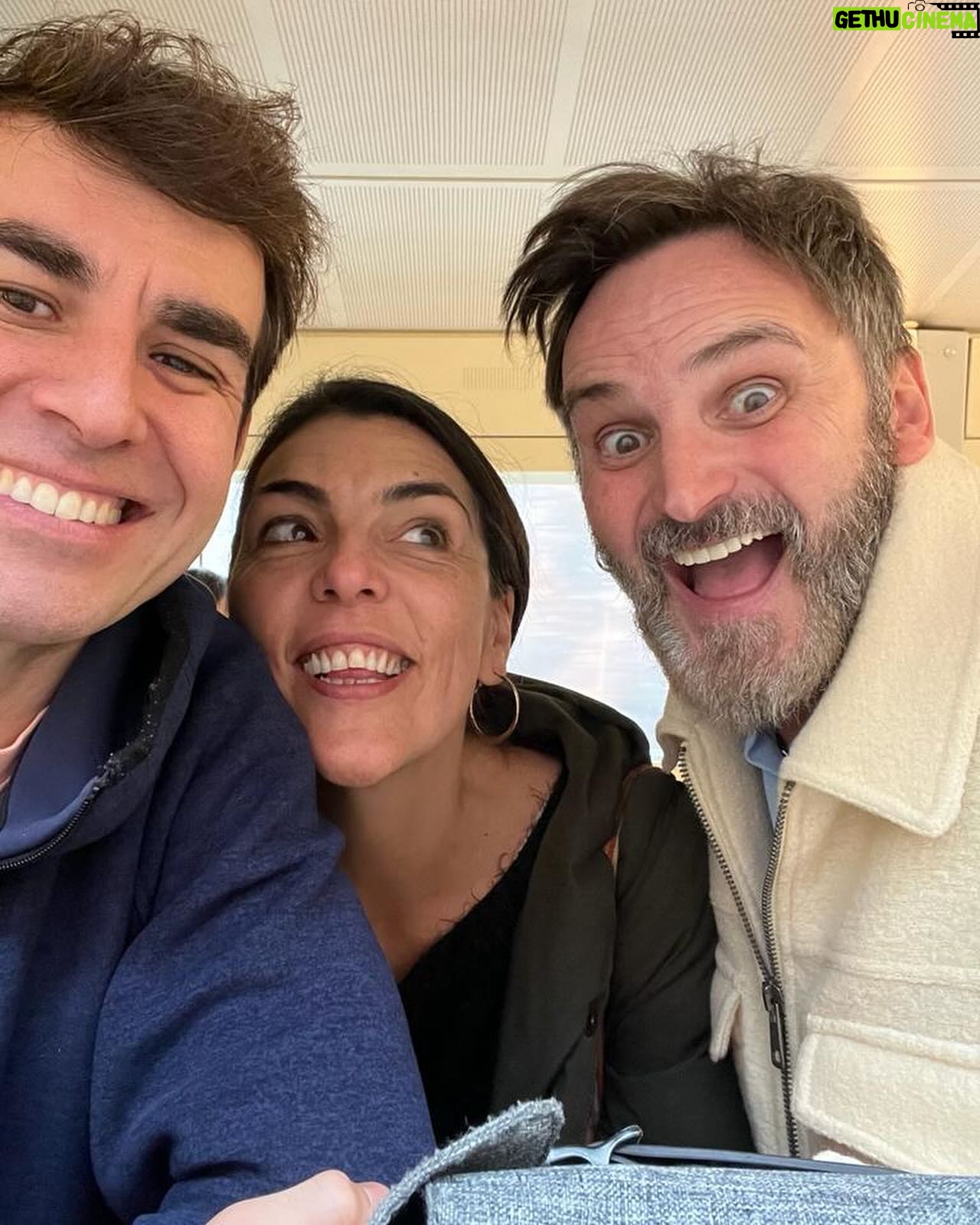 Fernando Tejero - 5.3K Likes - Felices de ir con estos dos amores a Córdoba @danimuriel @mabeldelpozo
Que bonito compartir vivencias y emociones con gente que quieres
Y yo os quiero mucho pareja y os admiro
#caminoalzoo #teatro #cordoba #juancarlosrubio #actores #amigos