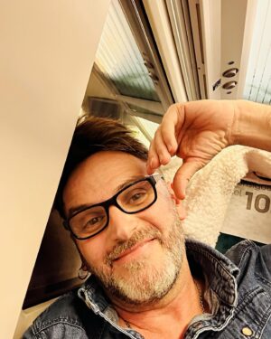 Fernando Tejero Instagram - Seguimos de gira 
Hoy Torrelavega (Cantabria)
Nos reciben con entradas agotadas
Gracias ❤️❤️🎭🎭
#teatro #girateatro #caminoalzoo #albee #lotuyoespuroteatro #cantabria #torrelavega