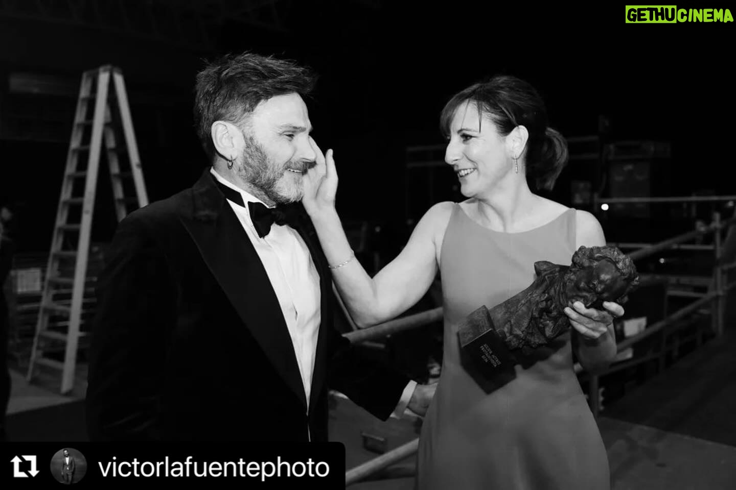 Fernando Tejero - 11.6K Likes - Que preciosas @victorlafuentephoto GRACIAS ❤️❤️❤️
#Repost @victorlafuentephoto with @use.repost
・・・
Sin duda, este fue uno de los momentazos de backstage en la gala de los Premios Goya. A punto de soltar una lágrima estuve.. Increíbles @malenaalteriooficial @fernando_tejero
.
##cine #cinema #cineespañol #actriz #actor #ontheset #backstage #festival #gala #victorlafuentefotografo #fotofija #stillphotography #unitstills #stillphotographer #CineEspañol #goya2024 #victorlafuentephoto #goya #premiosgoya