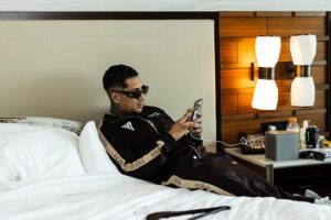 Fernando Vargas Jr. Instagram - “The only good one is the youngest one”, “30 year old prospect”, “They are just living off of their dads name” 🥱🗣️🗣️🗣️ We’re silencing our critics with every fight… wait until you hear what LEGEND I’m fighting next. Big news coming… 🗞️ Dynasty a threat in every division we’re in wheather you like it or not. If not change the channel 📺😊👍🏼
#VargasDynastyHereToStay 🇺🇸🇲🇽🥊