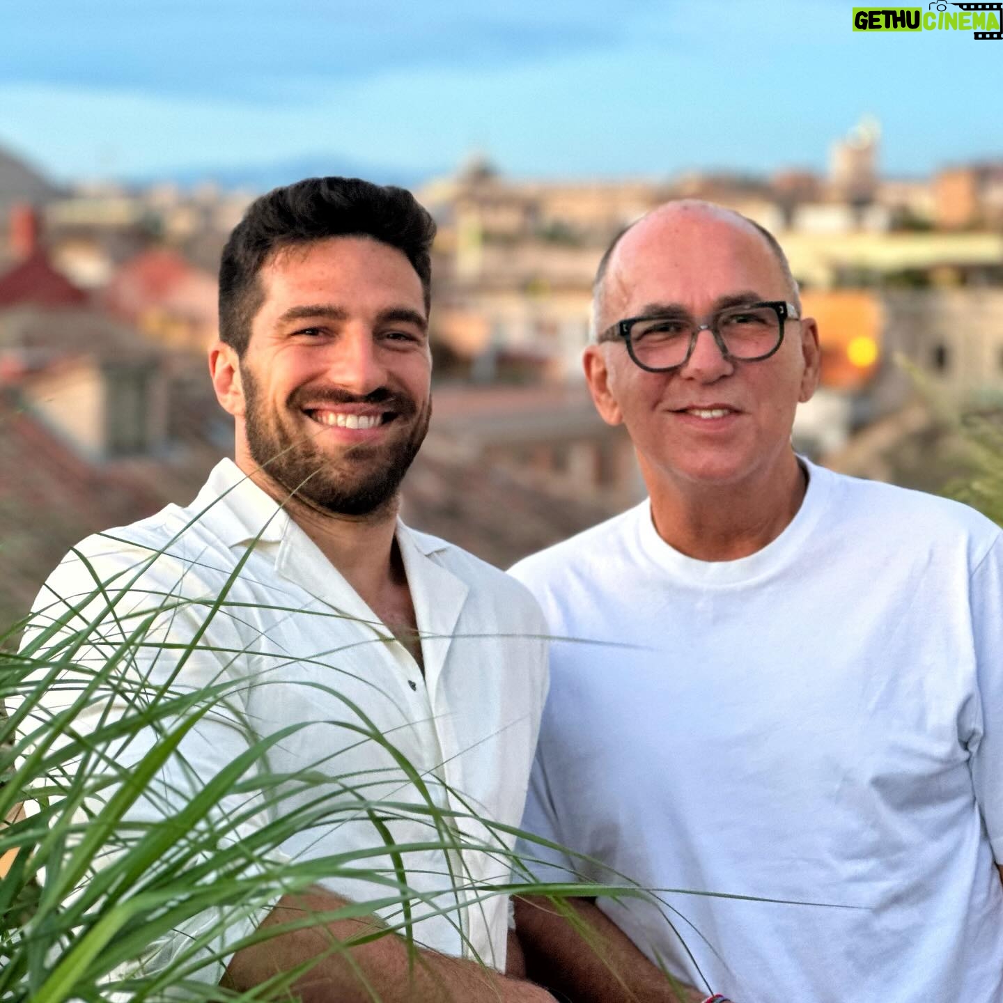Ferzan Özpetek - 14.3K Likes - “Negli occhi della gente si vede quello che vedranno, non quello che hanno visto” (ALESSANDRO BARICCO). Oggi mettiamo le basi di ciò che sarà, ma ciò che vorremmo che sia da senso ai nostri oggi. Felice Mercoledì e tanti sogni da realizzare (Don Francesco).
@alvise_rigo