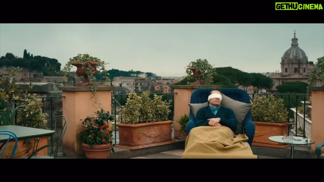 Ferzan Özpetek - 10.8K Likes - “Ogni essere umano è dotato della capacità di intuire immediatamente l’animo dell’altro. Noi vediamo l’interno degli altri esseri umani con la stessa chiarezza con cui vediamo i colori, con cui sentiamo i suoni. Quando non ci facciamo trarre in inganno dalla maschera, non possiamo sbagliare” (Francesco Alberoni). Non fermiamoci mai alle apparenze, l’altro è molto di più. Sereno Martedì di Carnevale (Don Francesco).
#sgusciati #invisibili #titti @luisaranieriofficial @damianogavino #kabukdeğistirenlere #nuovoolimpo @netflixit #ferzanozpetek @pietromorana76