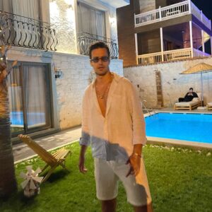 Feyyaz Şerifoğlu Instagram - Kaydırınca dans etmeye başlıyorsunuz.