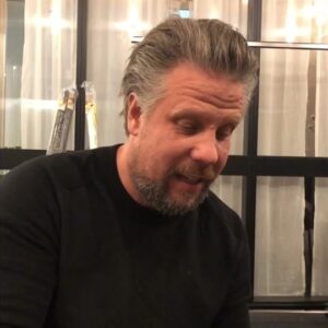 Filip Hammar Instagram - I annonssamarbete med MAX! Så här är det: Det har inträffat ett litet mirakel idag, nåt Elon Muskst - på SVENSK mark! Jag har smakat på den nya MAX-pattyn ”Deli Fresh Plant Beef” och jag kan, utan några som helst tveksamheter, säga att den är ett MÄSTERVERK. Smakar som kött, men med ingredienser från växtriket. Jag är golvad. Och köttindustrin ska bäva.
