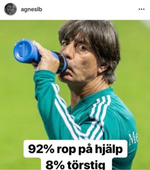 Filip Hammar Instagram - Hon är fan genial, min fina tjej. Vem - förutom hon hon - hade fått för sig att trycka upp en limited edition-bok med Jogi Löw-humör-bilder? Gå in på @agneslb instastory och klicka på ”höjdpunkter”, så får du njuta av de bästa ögonblicken från denna vackra och oväntade följetong om en av världens mest plågade människor. DM:a Agnes och beställ ditt eget exemplar! En tysk coffe table-version kommer även att släppas före jul.