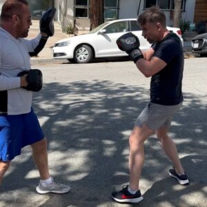 Filip Hammar Instagram - Nu har ni chansen! Om ett par veckor dimper en av min absoluta favoritpersoner ner i Sverige. Han heter Lars Wallin. En gammal MMA-fighter som, när han var klar i buren, började jobba som tränare i LA. Det gör han fortfarande. Klienterna är många. Jag är en av dem. Min tjej @agneslb en annan. Så här är det: Har man träffat Lars i 3 minuter så älskar man honom. En person utöver det vanliga. Hade han varit en blomma så hade han varit fridlyst. Vem han än drillar, så gör han det med samma passion och entusiasm. Det spelar ingen roll om du är soffpotatis, elitidrottare, Denzel Washington, akrobat eller travkusk – Lars är rätt man för dig.  Att träna med Lars är nåt av det roligaste en människa kan ägna sig åt. Från och med den 15:e juni och en månad framåt är han på plats i Sverige och det vore idiotiskt om du/ni inte hörde av er till honom och bokade upp ett eller flera pass. Skicka ett DM till @larswallinpt Han hjälper vem som helst att hitta rimliga rutiner att fortsätta med på egen hand – med eller utan gymkort. Och: Lars är inte bara tränare. Han är – i ordets mest definitiva bemärkelse – en livskonstnär. Varje pass inkluderar hårresande anekdoter som får dig att asgarva eller kippa efter andan. Historier ur ett liv i ljus och mörker. Han kommer bara i ett enda exemplar. Först till kvarn! Lars är din spark i röven – eller den perfekta gå-bort-presenten. DM:a NU! @larswallinpt