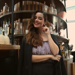 Filipa Pinto Instagram - Hoje é dia internacional da Mulher e @queroevivertvi reuniu-se para o celebrar 💜

@mais.que.uma
@hitmanagement

Styling @dianarconceicao
Look @elsabarreto_official
Jóias @raquelpocojewellery
Cabelo @madmoisellehairstylist
Maquilhagem @fernandaseabrasucena